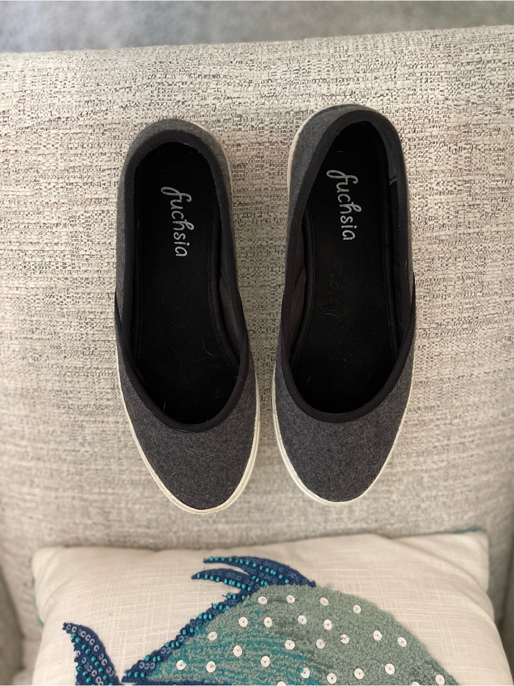 Fuchsia Women's Charcoal Slip-On Flats